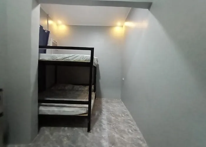 Gasthuis Budget W/ Kitchen For 6 - Casals Village, City Cebu