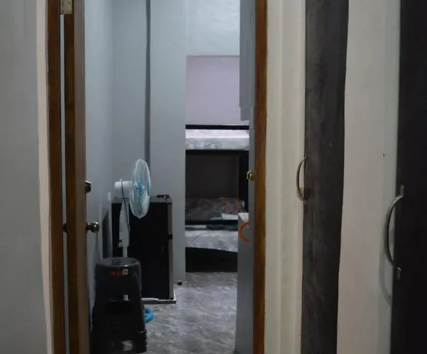 Budget W/ Kitchen For 6 - Casals Village, City * Cebu